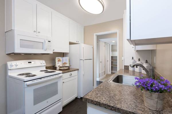 $2,711 / 2hab - 962ft2 - Ubicado en Hayward, CA, 962 pies cuadrados y espacioso con chimenea (hayward / castro valley)63668028524161120