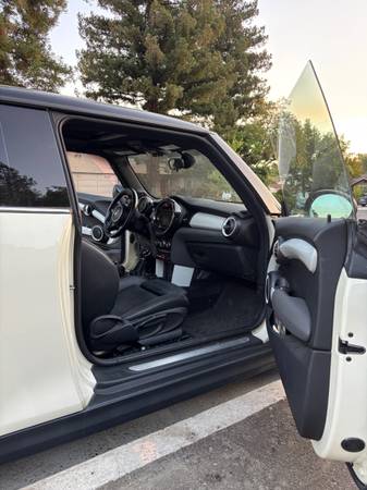 Mini Cooper 2014 — bajo kilometraje, completamente equipado, rápido y divertido de conducir. - $8.950 (Palo Alto)63470225904897121