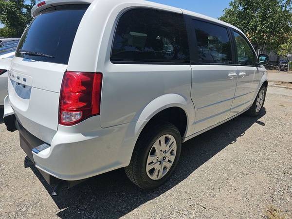 2015 *Dodge* *Grand* *Caravan* *Handicap* silla de ruedas entrada trasera - $19,900 (Dodge Grand Caravan)63624956953729124