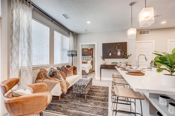$1,414 / 1br - 579ft2 - Sala de Conferencias, Comunidad Libre de Humo, 1 hab 1 ba (6233 N Panasonic Way, Denver, CO)63844743034113122