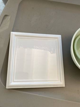 250 8x8 white framed glossy tiles 1