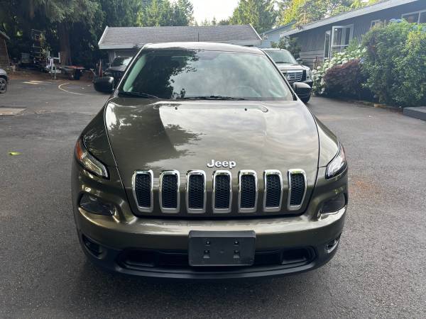 2015 jeep cherokee 4x4 sport 68k muy limpia, funciona y maneja perfecto - $1 (auburn)63613934902145121