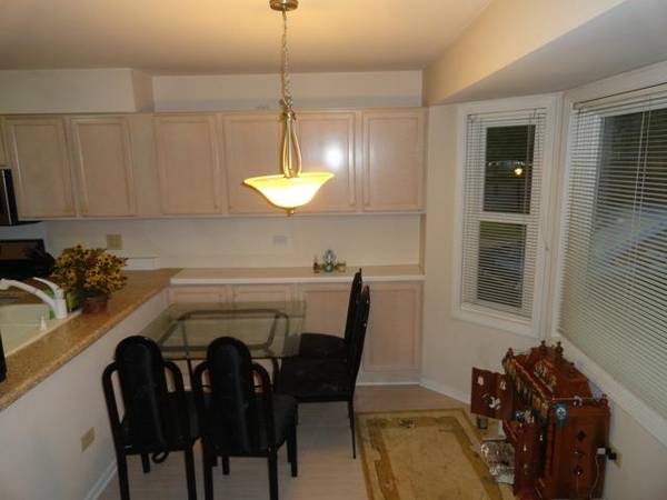 $1,100 / 2br - 1450ft2 - Good way out everytime (Arlington Heights)63918414174722124