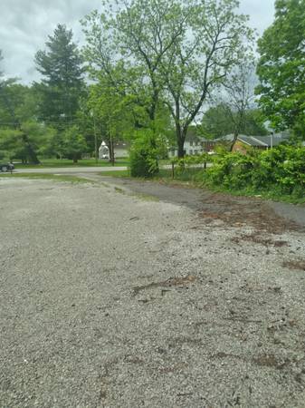$1,500 / 01500ft2 - STORE FRONT BUILDING FOR RENT (SELLERSBURG,IN)64008827606915122