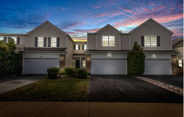 $2,950 / 2br - 1475ft2 - Beautiful Water View 2 Bedroom Townhouse >> Bonus Room>>Plainfield (Plainfield)63898734016771121