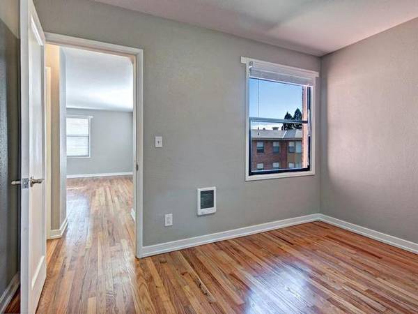 $1,783 / 1br - 545ft2 - LUSH GREEN SPACES, GRANITE COUNTERTOPS, TILE BACKSPLASH (Ballard)63786613991427122