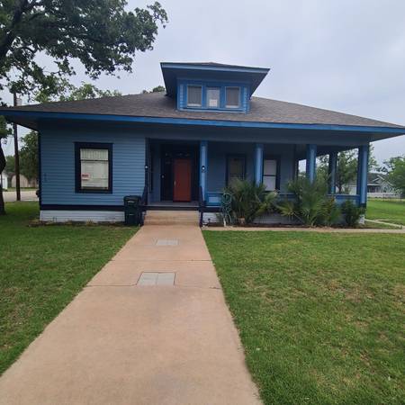 Multi Family 4/3 - 615 E Washington St - $265,000 1