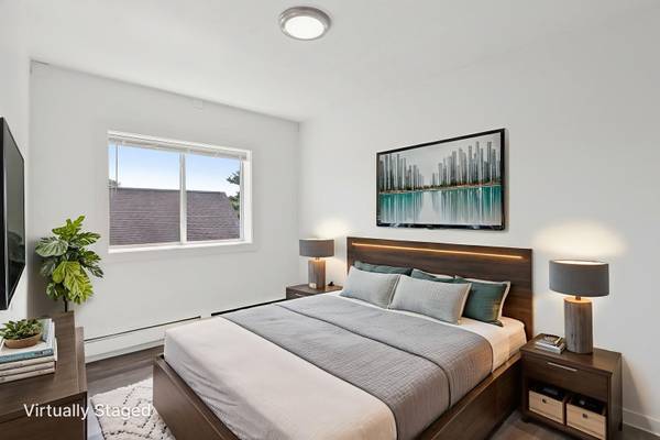 $2,550 / 2br - Hyde Park 2 Bed/1 Bath Apartment | Near River Street (Hyde Park)63810087531649122