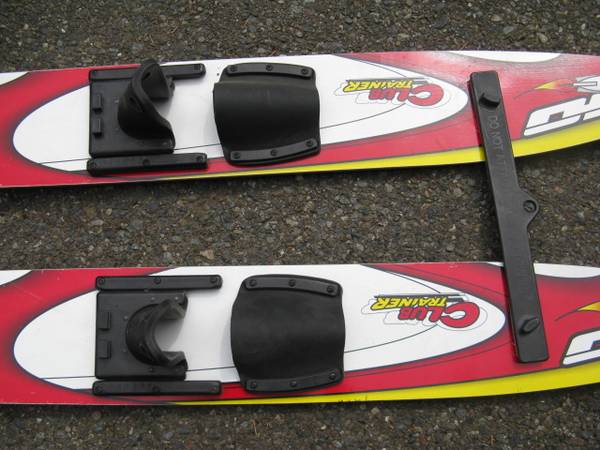 Esquís acuáticos para niños HO - 47" de largo x 7,5" de ancho - $140 (North Bend, Wa.)63471419910659122