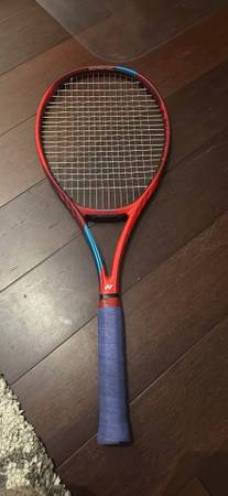 YONEX VCORE 95 カスタムフィット ２本完全ペア品 グリップ4 YONEX(ヨネックス)】【2024年カラー】VCORE 95 Vコア 95