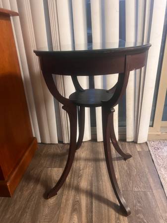 Antique round table 1
