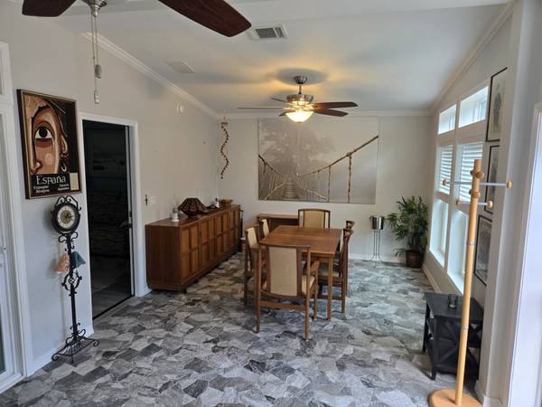 $2,000 / 2br - 1300ft2 - FURNISHED 2 BEDROOM 2 BATH VERY PRIVATE63879681991169121