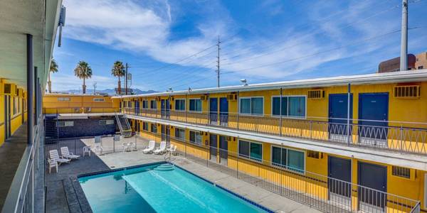 $414 Wireless internet included, Easy freeway access, Studio63859498777859122