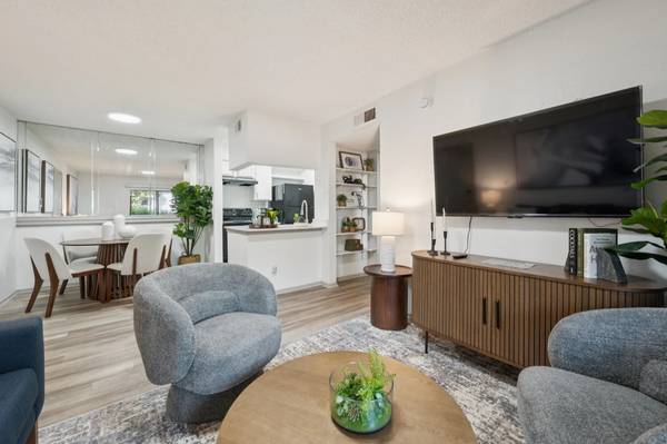 $1,325 / 2br - Great Deal on 2BR | Approves Bad Credit (North)63979115998082121