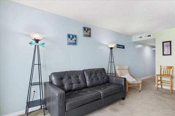 $1,100 / 1br - 650ft2 - Condo on the Beach (Ocean City)63839296661507122