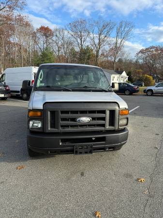 2014 ford e350 passanger van 1