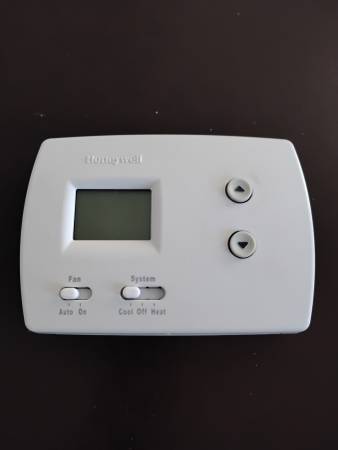 Honeywell Pro non-programmable 1H/1C standard display thermostat TH311 1