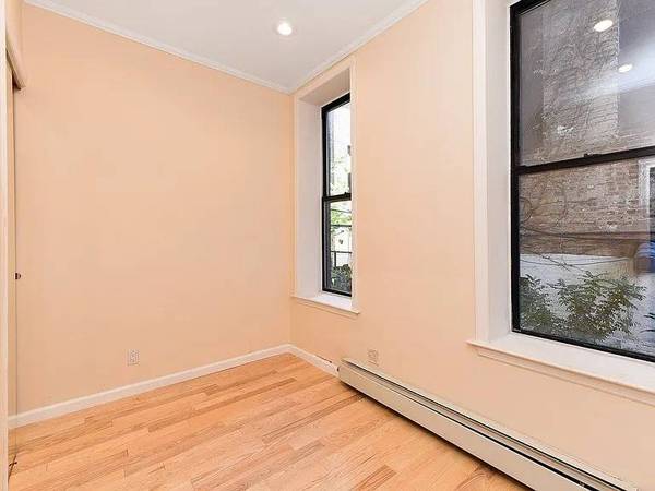 $1,000 / 940ft2 - Sublet our huge East Harlem condo starting Nov 1! (Harlem / Morningside)63874741943041123