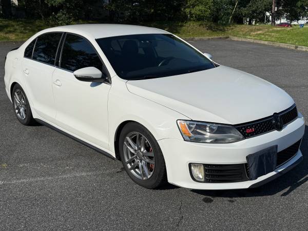 2012 Volkswagen Jetta GLI 6 speed manual - $6,500 (Alexandria)63440041553667121