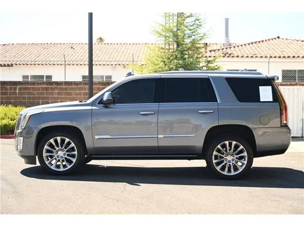 2018 Cadillac Escalade Premium Luxury Sport Utility 4D - Financiamiento para la mayoría de créditos - $24,871 (+ A1 AUTO MAYORISTA)63470760311171123