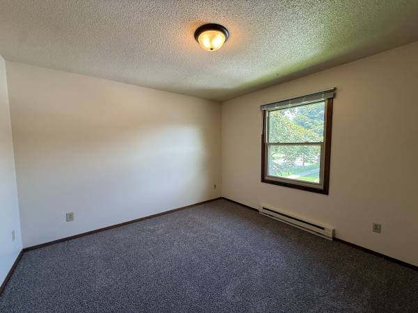 $895 / 2br - 760ft2 - 📍 Apartamento de 2 dormitorios listo para mudarse - 4615 Fairfax St. #6 – Eau Claire, WI (Eau Claire, WI)63845958802433123