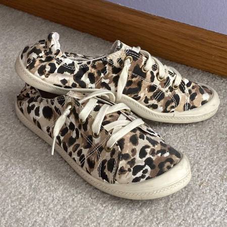 Womens Leopard Print Slip on Shoes, 7 1/2, New 1