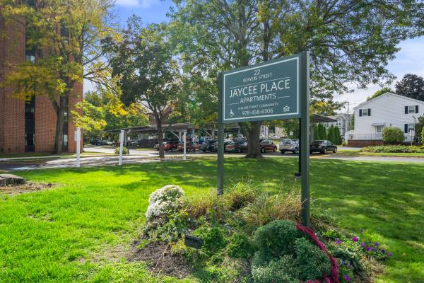 $1,547 / 1br - 484ft2 - Jaycee Place  Apartments (Lowell)63856337184259120