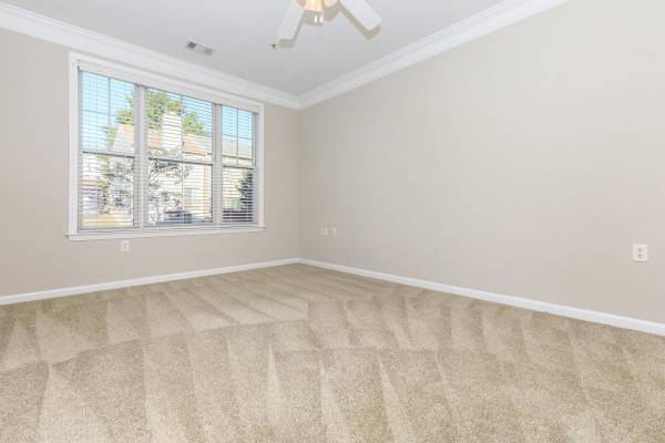 $1,633 / 1 habitación - 856 pies² - Techos de 9 pies, habitaciones con alfombra, microondas incluido (14720 4th St, Laurel, MD)63685908928259124