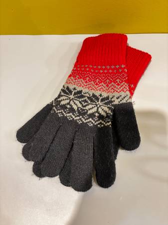 Red & gray winter gloves 1