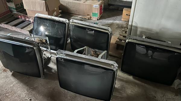 Bulk Lot: (5) Arcade CRT Monitors - 28" Pentranic 1127 1