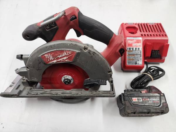 Milwaukee 2730-20 M18 FUEL 6-1/2" Circular Saw w/ Battery & Charger 1