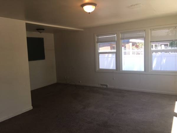 $1,995 / 4br - 4BR/2BA House only $1995/month! - 261 E. 17th Ave (Campus)63977274105602122