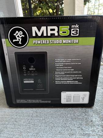 Mackie MR 5 mk3 Monitors 1