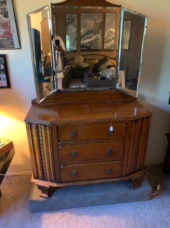 VINTAGE DRESSER 1