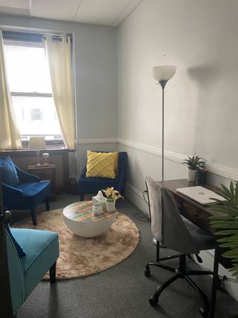 Shared Office For Quiet Professionals 1