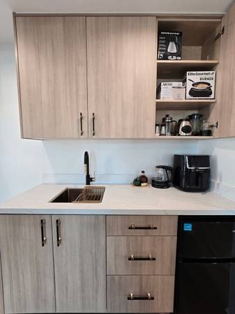 $2,500 / 1br - Fully Furnished Cozy Modern 1bed, 1bath (Tarzana)63700939129217122
