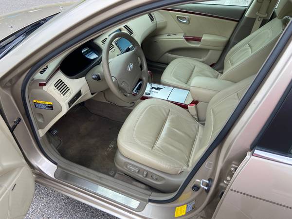 2008 Hyundai Azera Limited - $5,700 (Lexington)63613573909889121