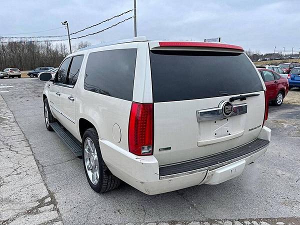 2010 Cadillac Escalade ESV Premium AWD 4dr SUV - $10995.0063611901510657123