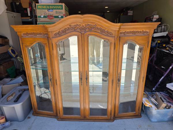 Liqueur cabinet 1