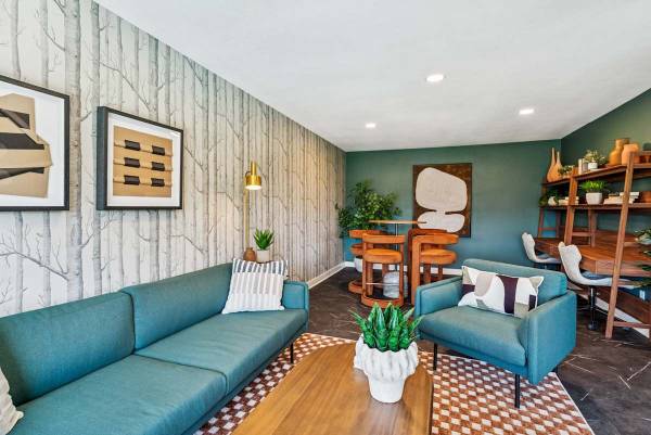 $1,610 / 1br - 685ft2 - WiFi Clubroom Lounge, Extra Storage, Large Deck with Storage (12601 SE River Rd, Milwaukie, OR)63831771846787123