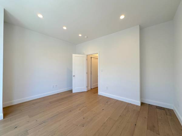 $3,895 / 1br - ¡Video y Plan! Reformado Elegantemente, Unidad Esquina, Ubicación Fantástica! (nob hill)63622958549505121