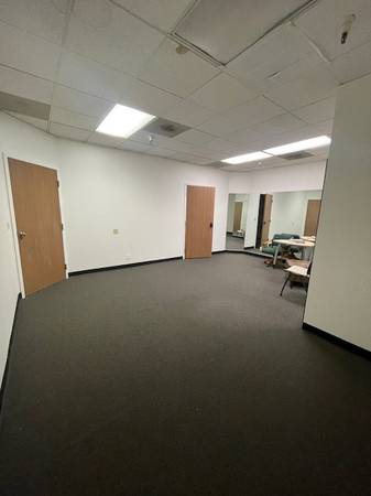 $1,500 / 350ft2 - Prime Office Spaces for Rent - Ideal for Movers and Shakers!** (santa clara)64207192450434123