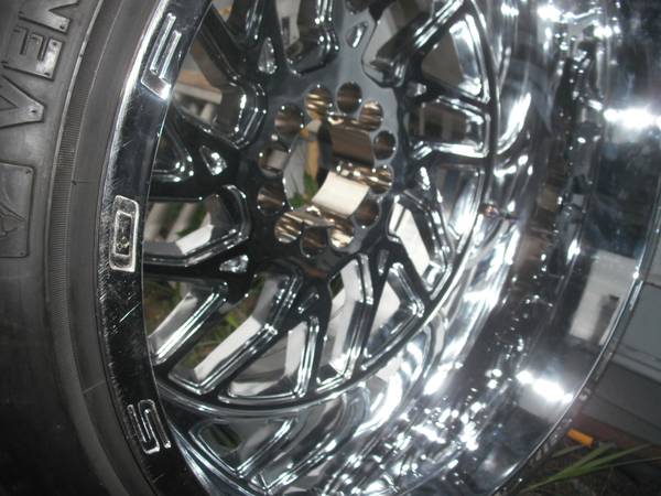 VENOM POWER TERRA HUNTER XT 33X12.50R22LT NEUMÁTICO LLANTA CROMADA 24'' 6 agujeros - $100 (Manchester nh)63470914915843123