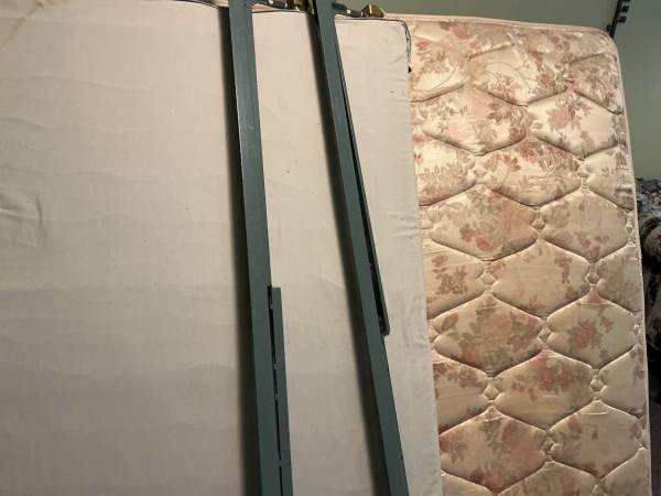 Bed Queen size Set Free 1