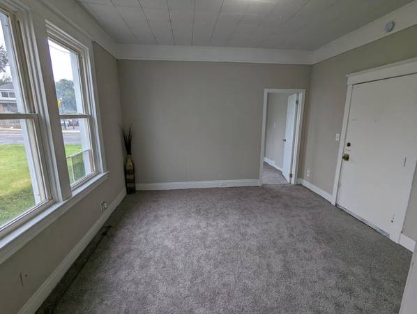 $999 / 1br - 4019 Belle Grove Apt #2 - $999 (Brooklyn)63974185554051120