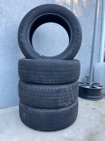 225/60/18 Yokohama 1