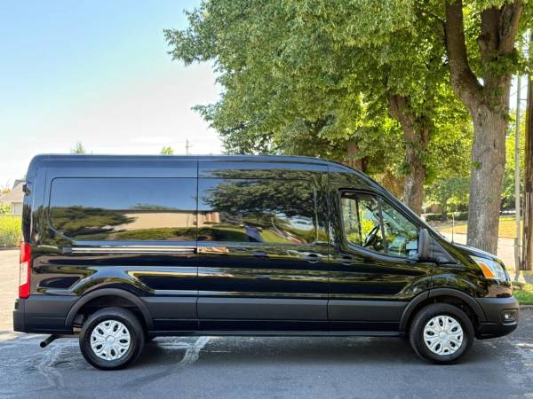 2022 Ford Transit 250 - Photo 8