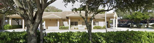 $9,800 / 25000ft2 - Former Wells Fargo Bank w/ Drive-Thru – PRIME Location Near I-95 (FORT LAUDERDALE)63379638838017122