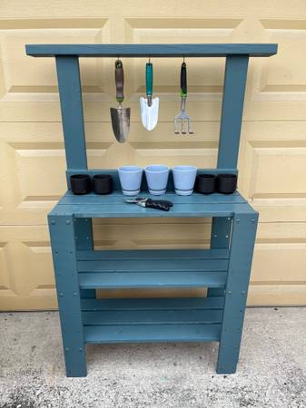 Potting bench 1