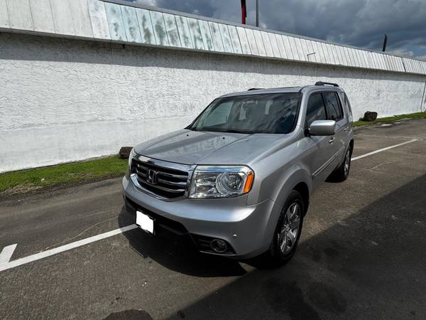 2015 HONDA PILOT TOURING TÍTULO LIMPIO EXCELENTE ESTADO NEUMÁTICOS NUEVOS - $12,700 (Houston)63617083354113120